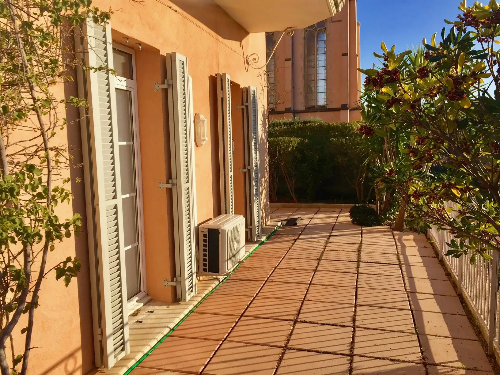 MOURILLON CADRE EXCEPTIONNEL T3 + TERRASSE + JARDIN + CAVE + GARAGE
