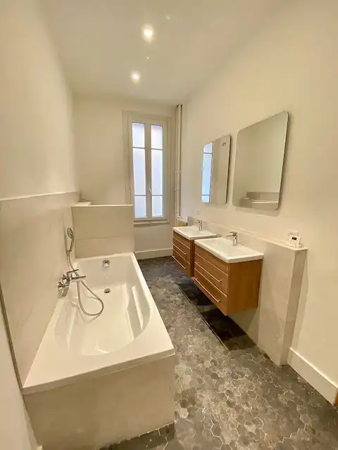 PARC CHALUCET RUE GIMELLI T5 RÉNOVÉ 153m²