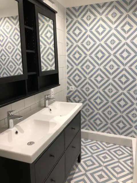 Beau T3 rénové 90m² dernier étage ascenseur + chambre de bonne + cave