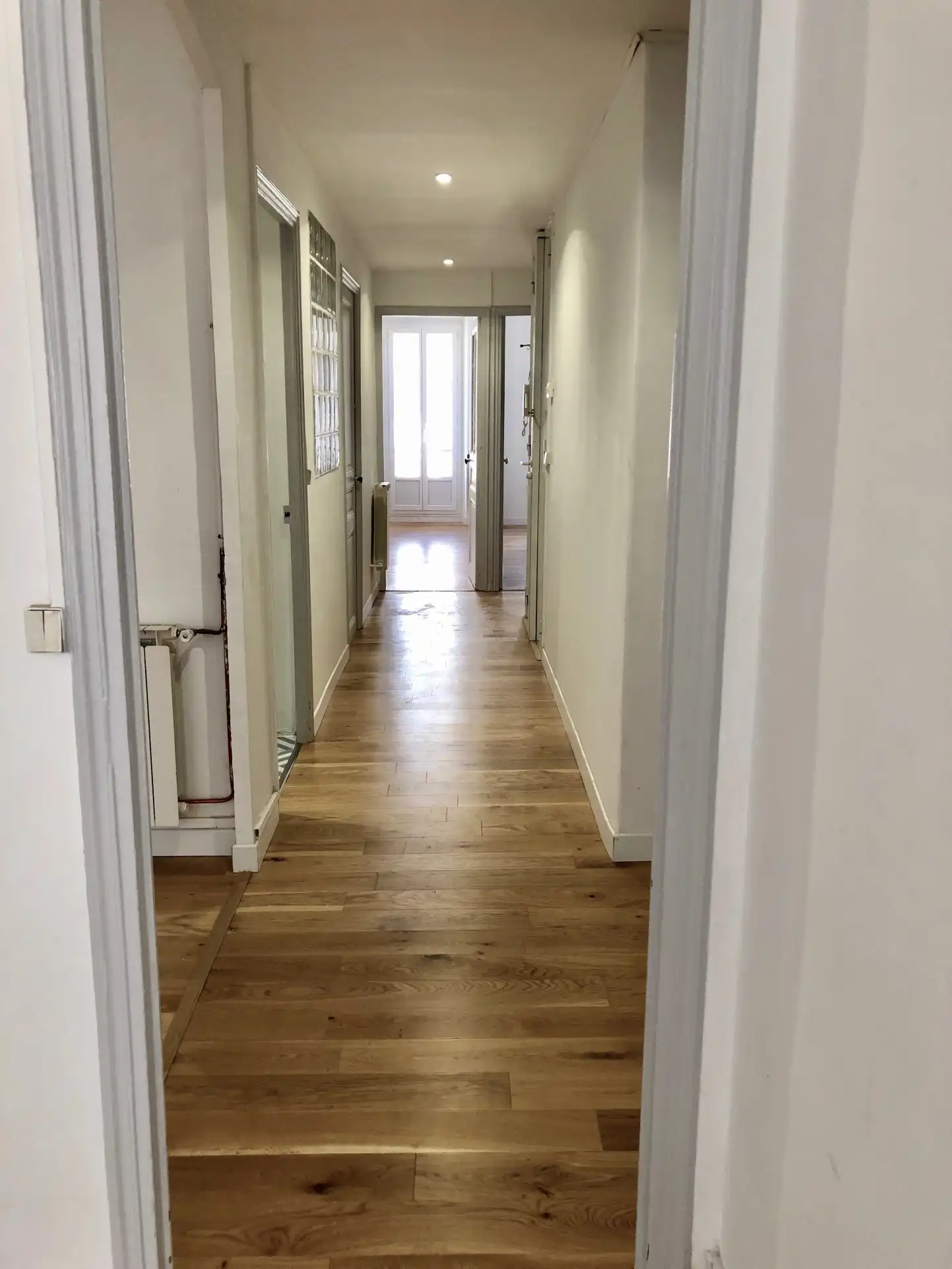 Beau T3 rénové 90m² dernier étage ascenseur + chambre de bonne + cave