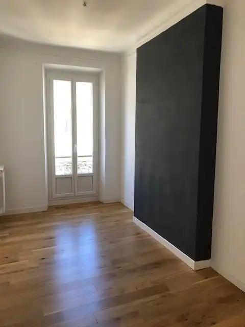 Beau T3 rénové 90m² dernier étage ascenseur + chambre de bonne + cave