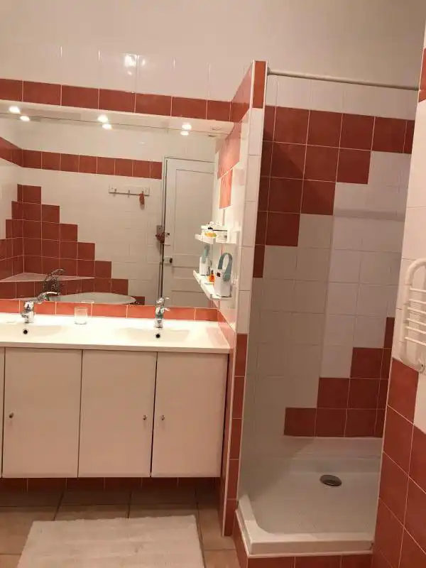 T3/4 RÉNOVÉ 89m² AVEC CAVE – RUE PEIRESC, TOULON