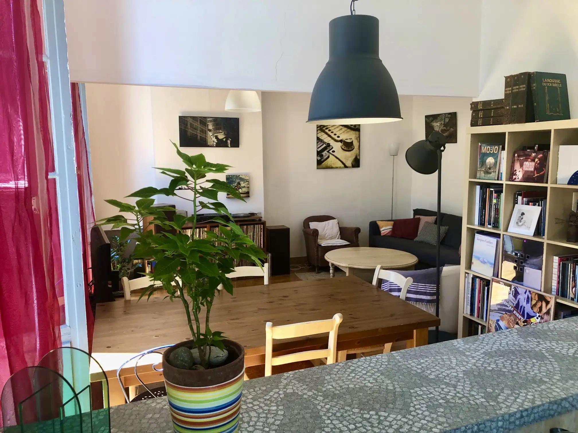 T4 88m² avec balcon filant sud, cave et grenier – Rue Victor Clapiier, Toulon