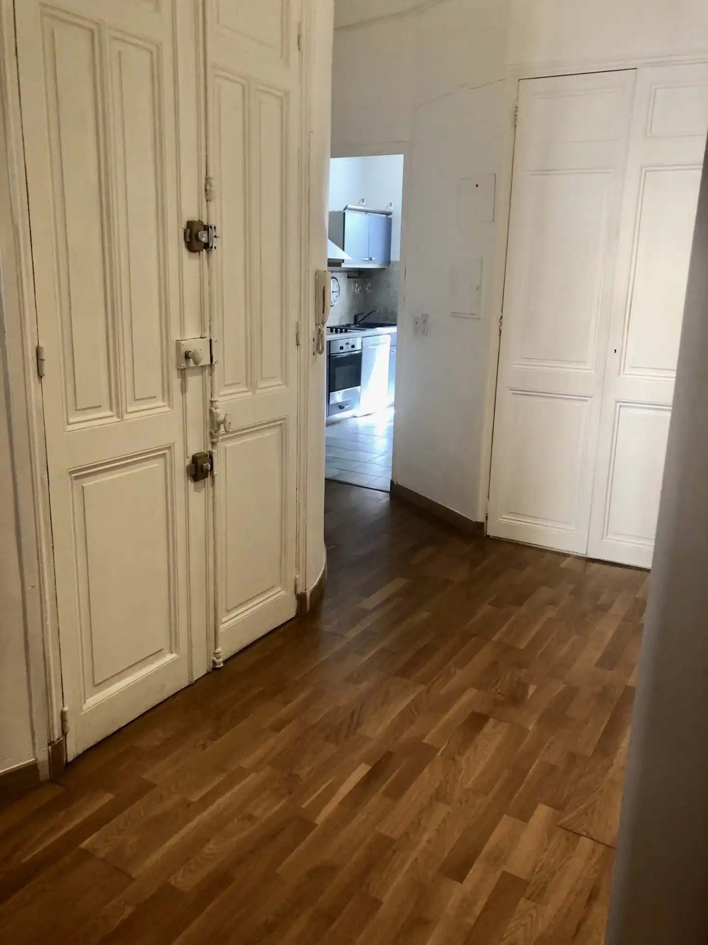 T4 88m² avec balcon filant sud, cave et grenier – Rue Victor Clapiier, Toulon