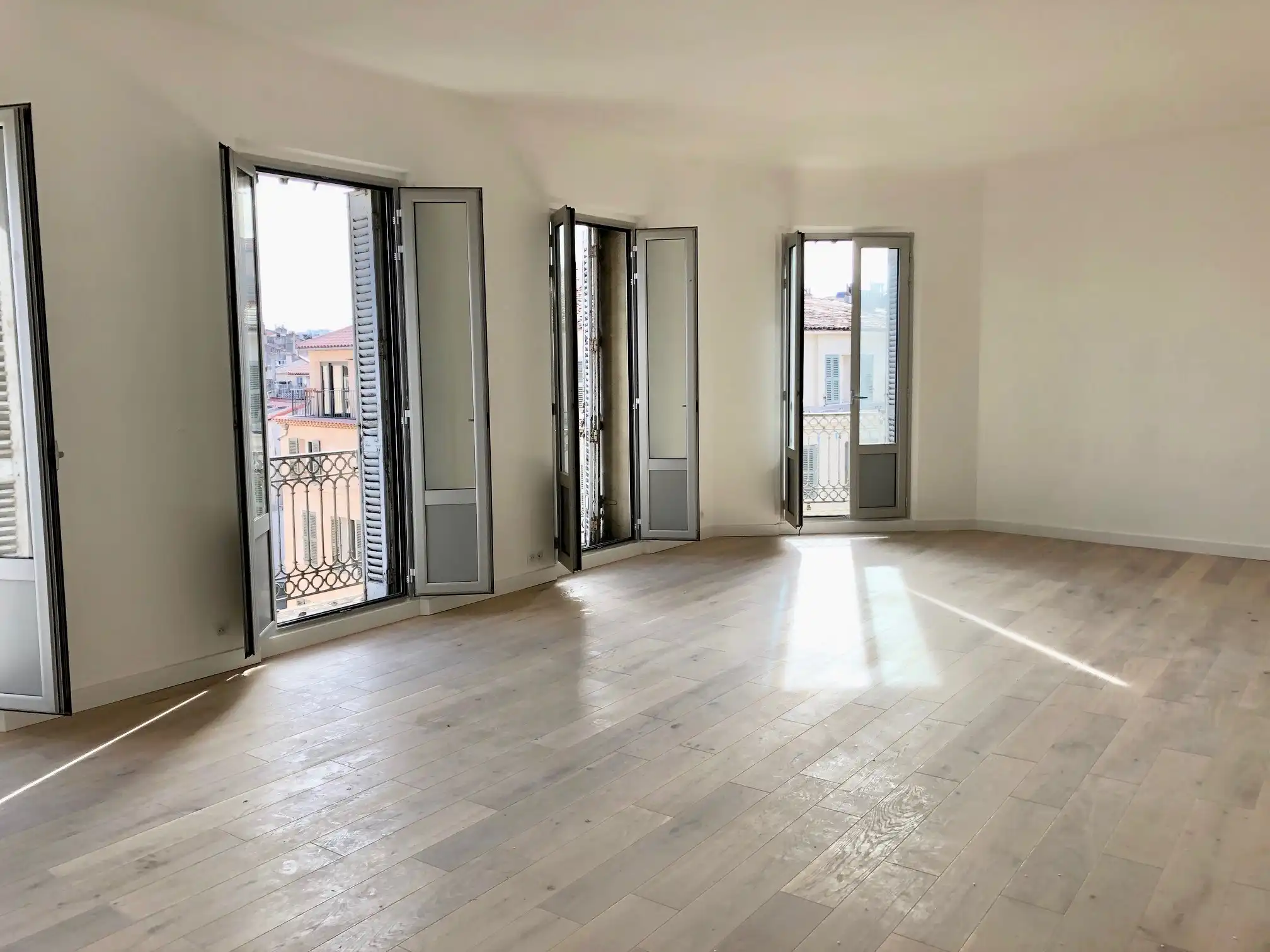 T5 RÉNOVÉ OPÉRA 173m² + grenier + CAVE
